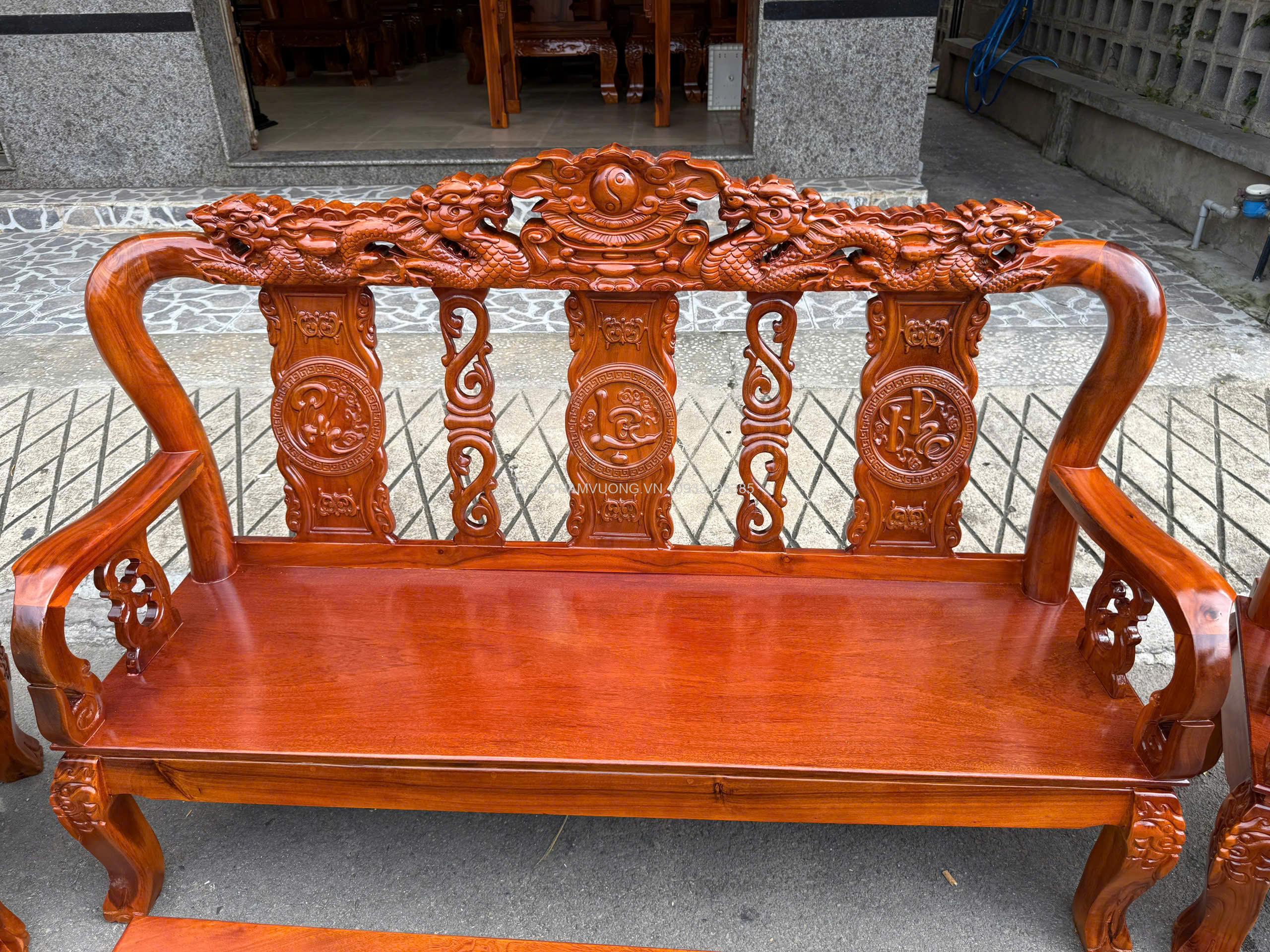 ghế phòng khách tay 8 cho nhà nhỏ